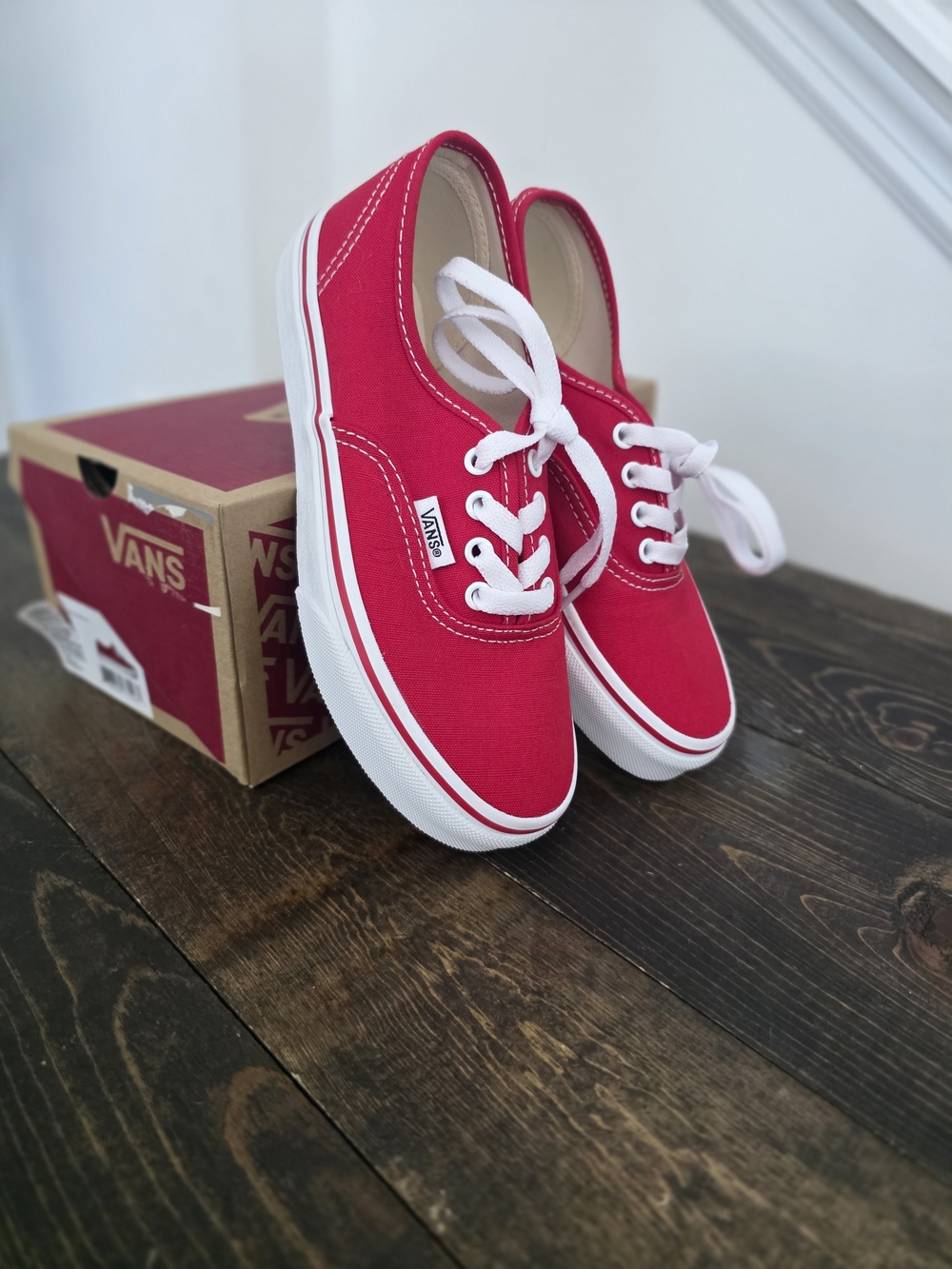 Vans Kids Canvas Low-Top Sneakers in Bright Red with White Accents